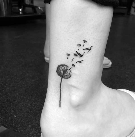 45 tatuajes de diente de león con significado especial。